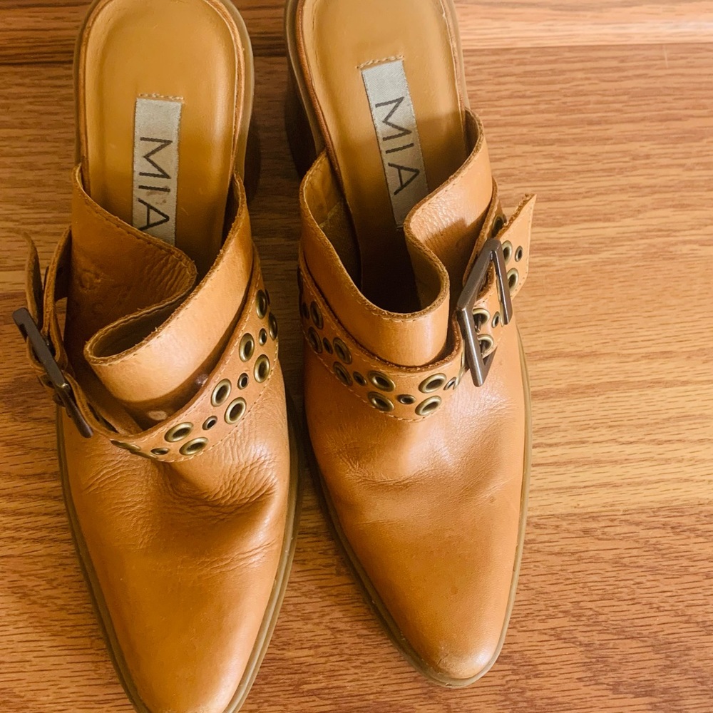 Ladies shoes